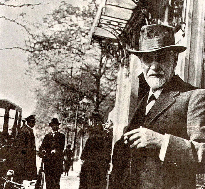 Sigmund Freud em foto de 1920 em Haia, na Holanda